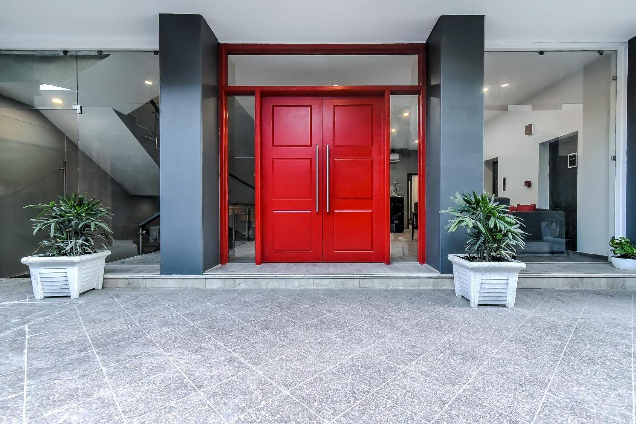 Oyo Townhouse 044 Sector 14 Gurugram Hotel Гургаон Екстериор снимка