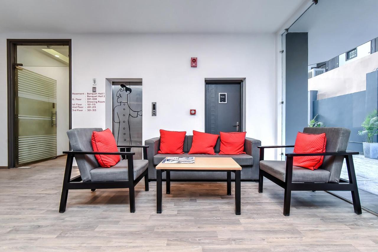 Oyo Townhouse 044 Sector 14 Gurugram Hotel Гургаон Екстериор снимка