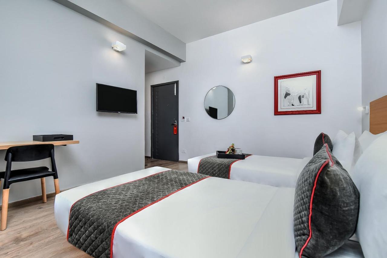 Oyo Townhouse 044 Sector 14 Gurugram Hotel Гургаон Екстериор снимка