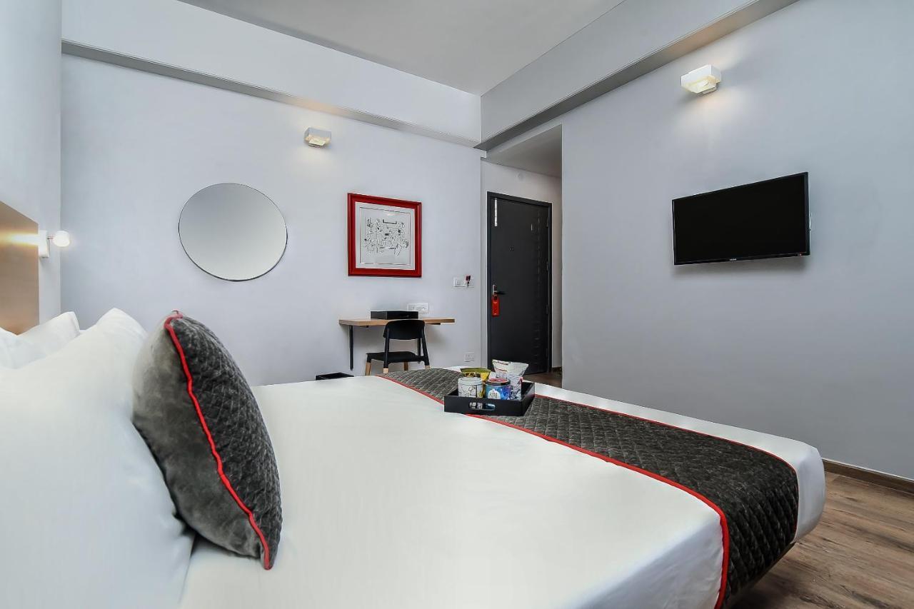 Oyo Townhouse 044 Sector 14 Gurugram Hotel Гургаон Екстериор снимка