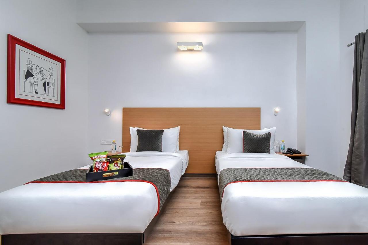 Oyo Townhouse 044 Sector 14 Gurugram Hotel Гургаон Екстериор снимка