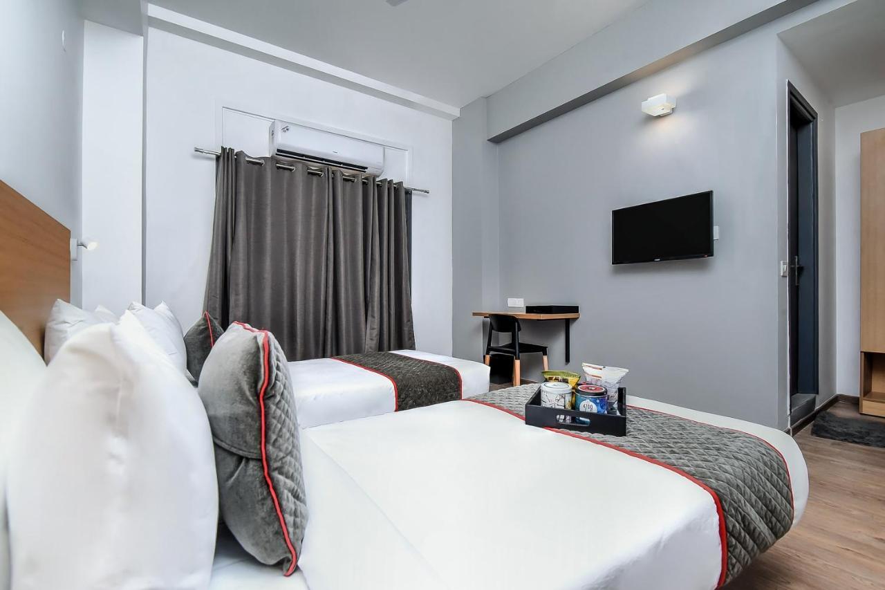 Oyo Townhouse 044 Sector 14 Gurugram Hotel Гургаон Екстериор снимка
