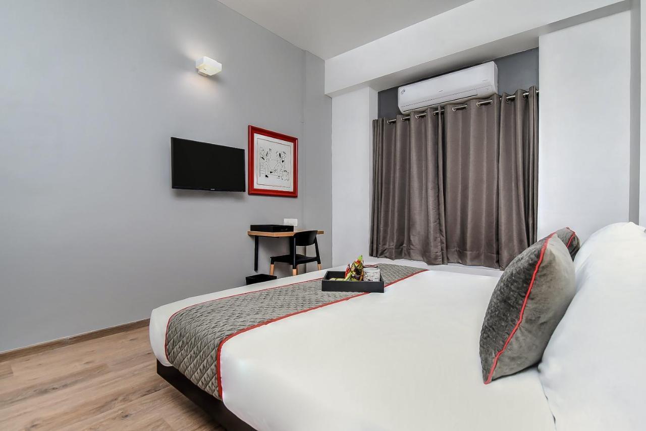 Oyo Townhouse 044 Sector 14 Gurugram Hotel Гургаон Екстериор снимка